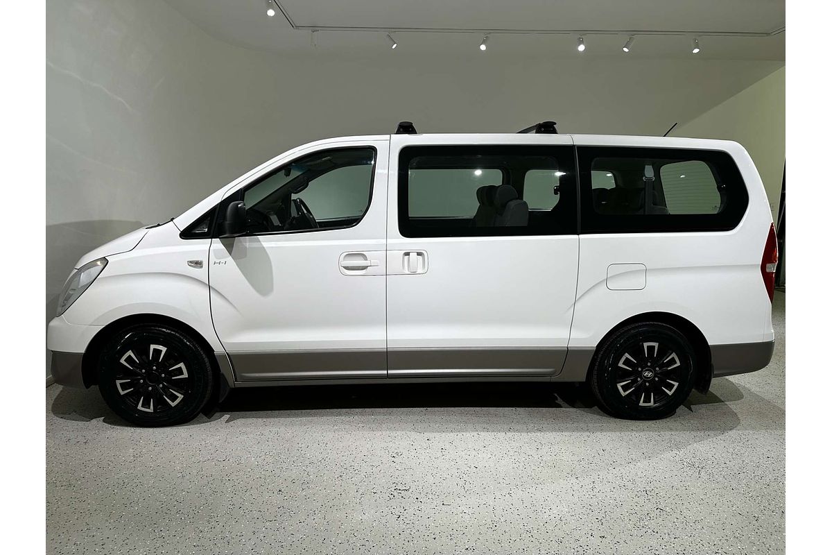 2017 Hyundai iMax  TQ3-W Series II