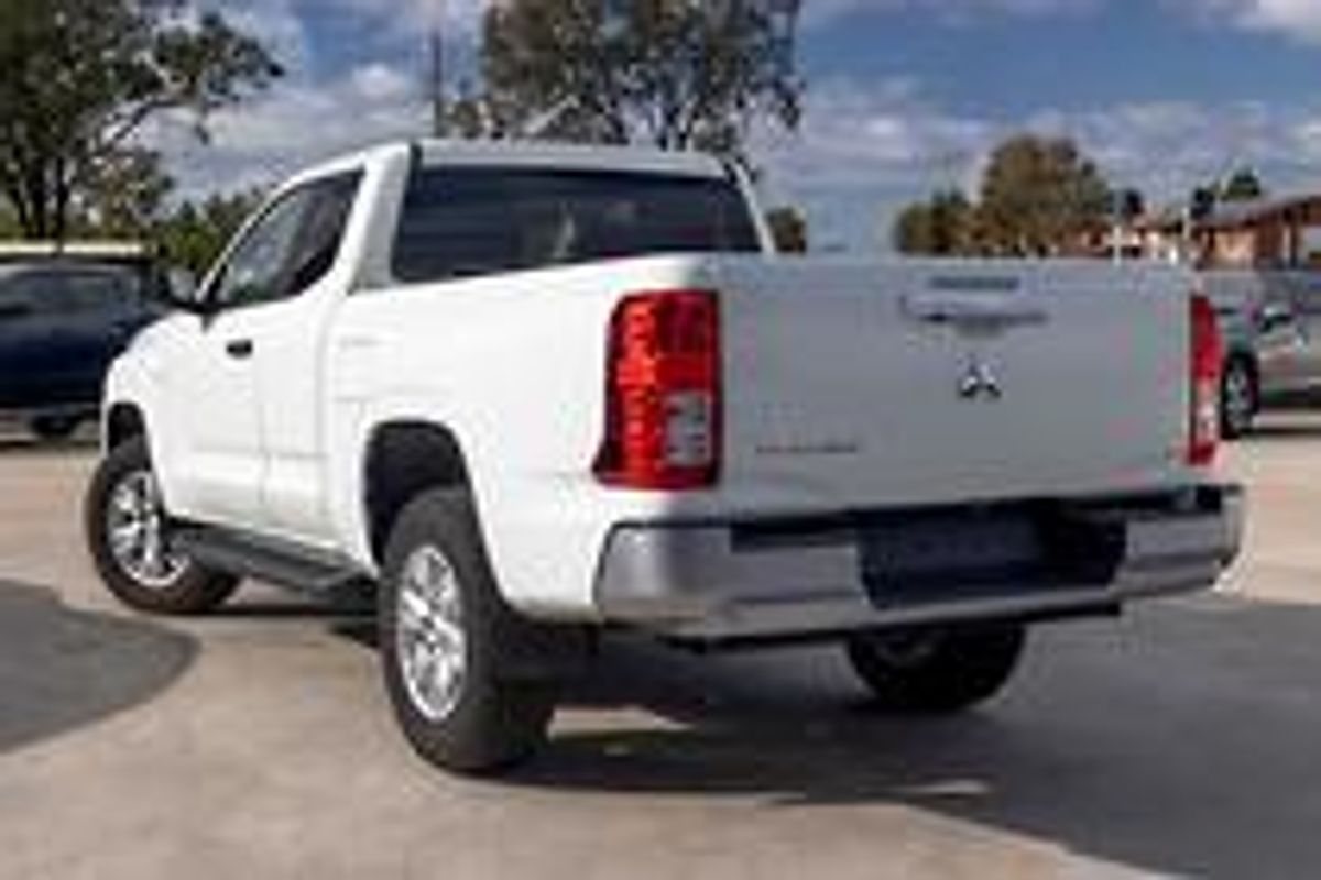 2024 Mitsubishi Triton GLX+ MV 4X4