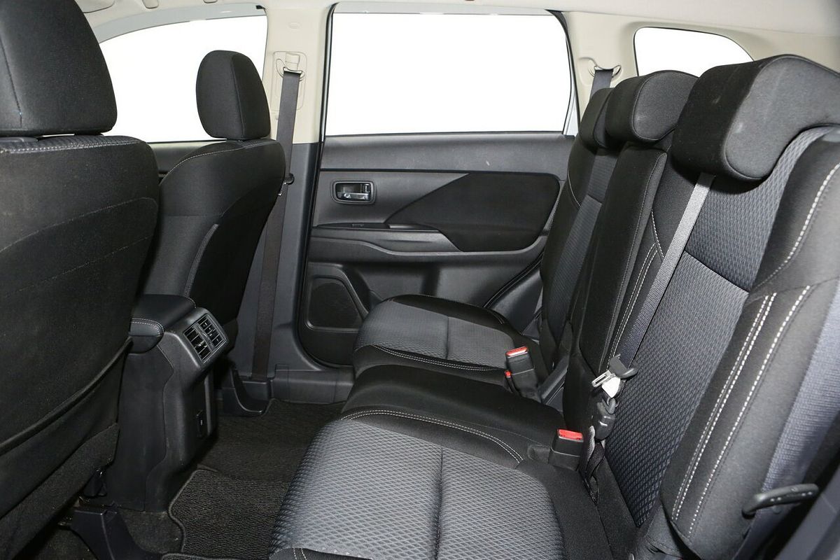2021 Mitsubishi Outlander ES ZL