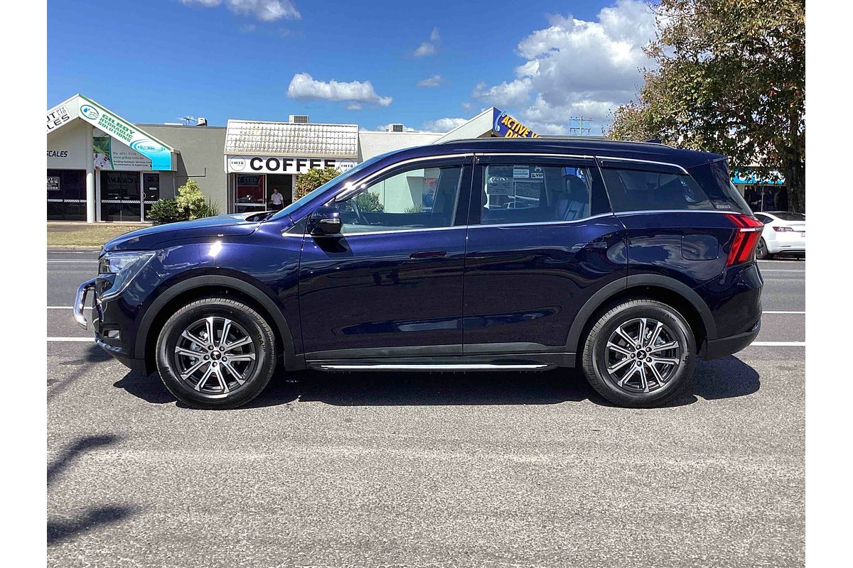 2025 Mahindra XUV700 AX7L