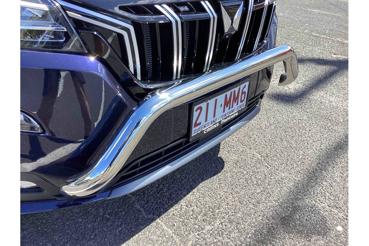 2025 Mahindra XUV700 AX7L