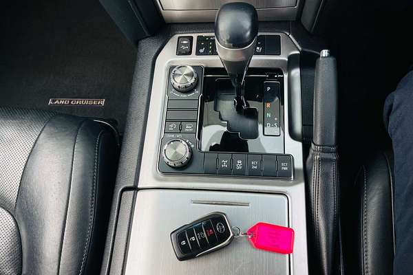 2018 Toyota Landcruiser Sahara VDJ200R
