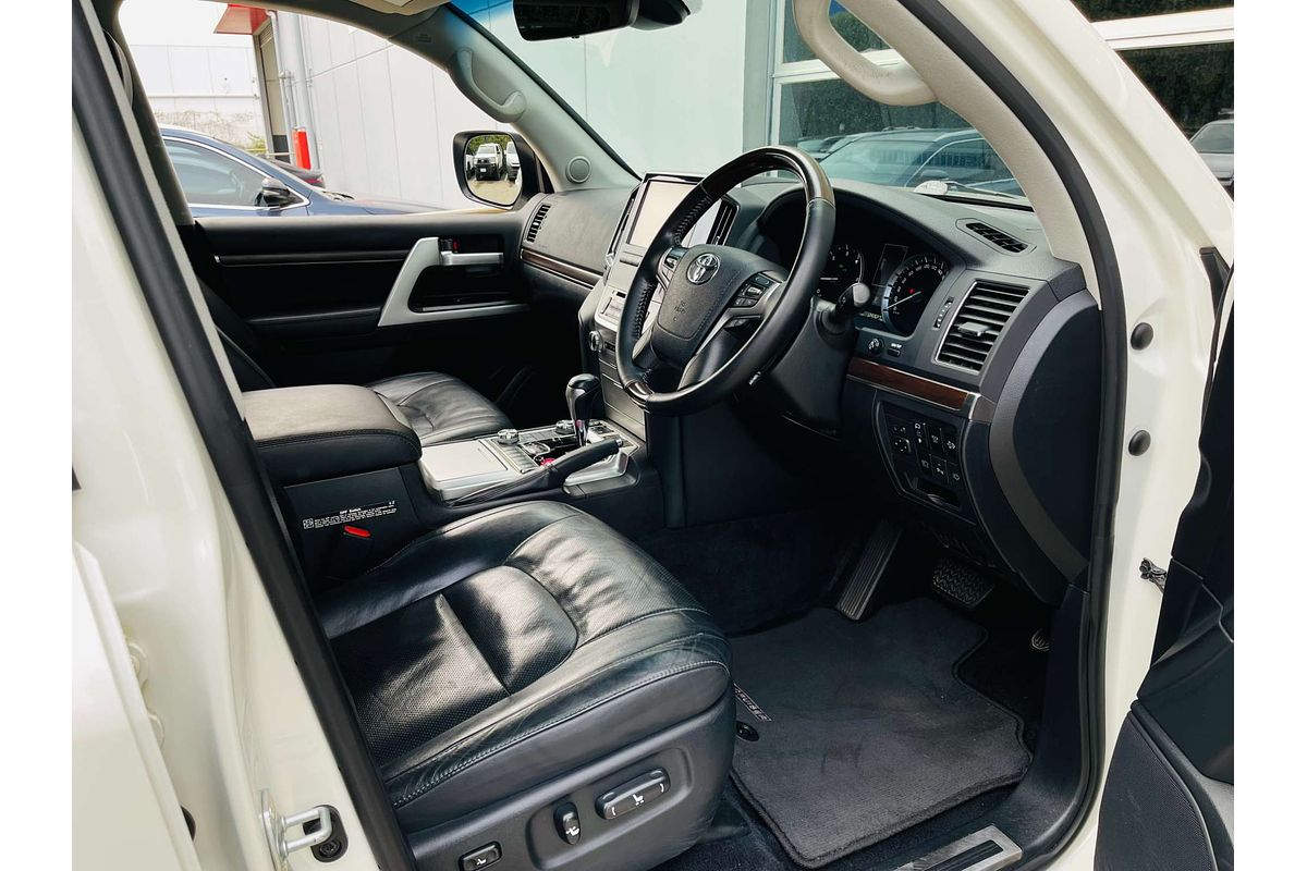 2018 Toyota Landcruiser Sahara VDJ200R