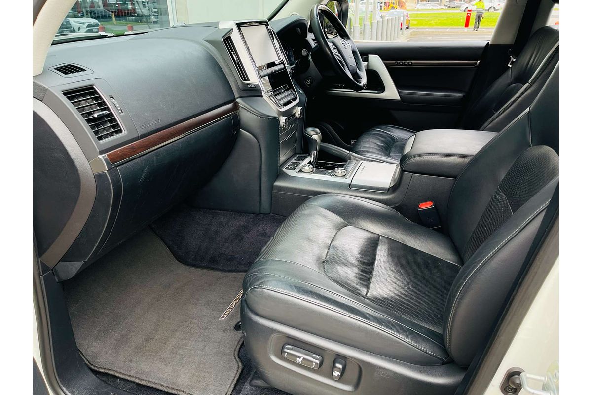 2018 Toyota Landcruiser Sahara VDJ200R
