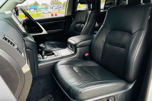 2018 Toyota Landcruiser Sahara VDJ200R