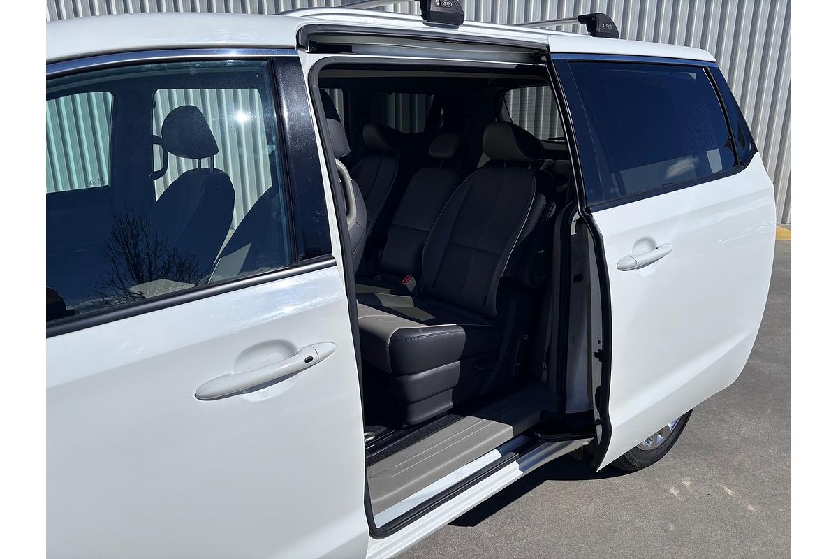 2015 Kia Carnival Platinum YP
