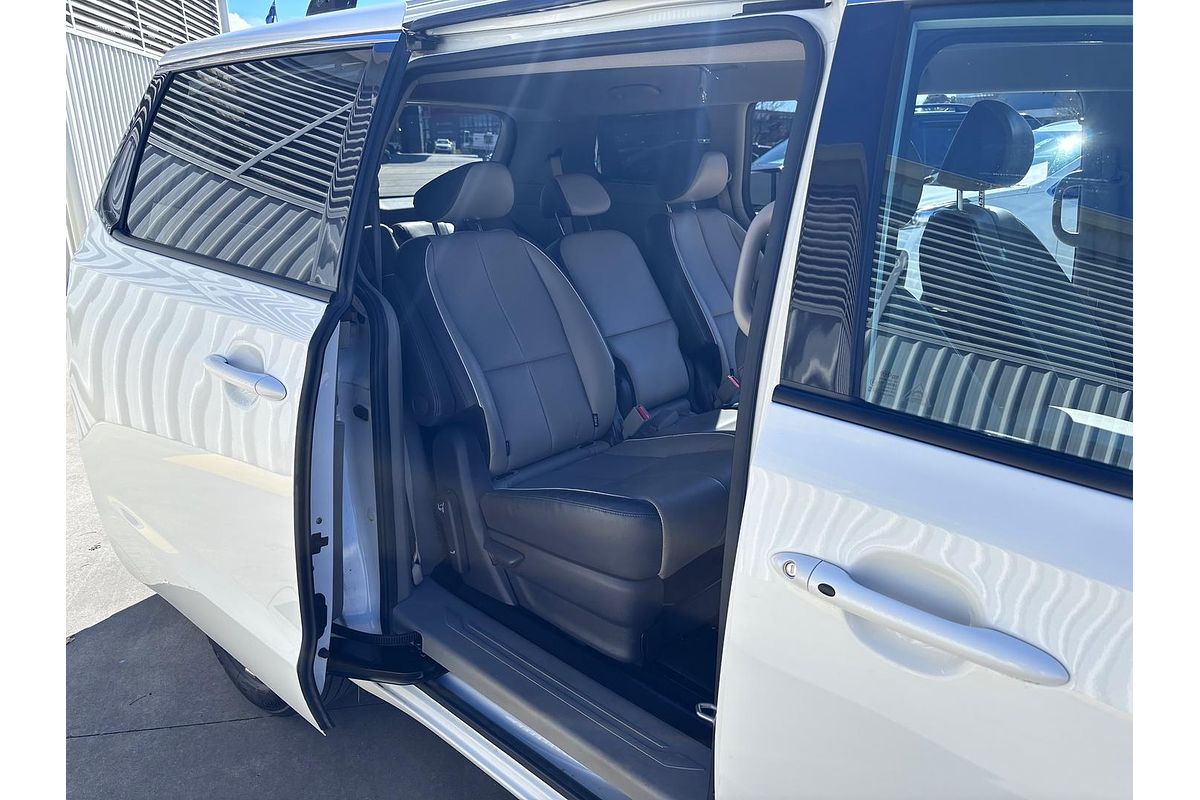 2015 Kia Carnival Platinum YP