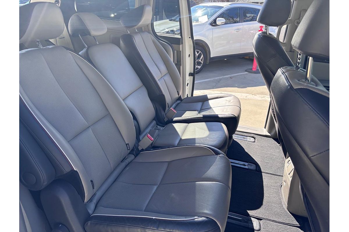 2015 Kia Carnival Platinum YP