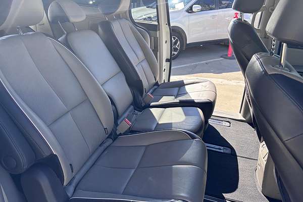 2015 Kia Carnival Platinum YP