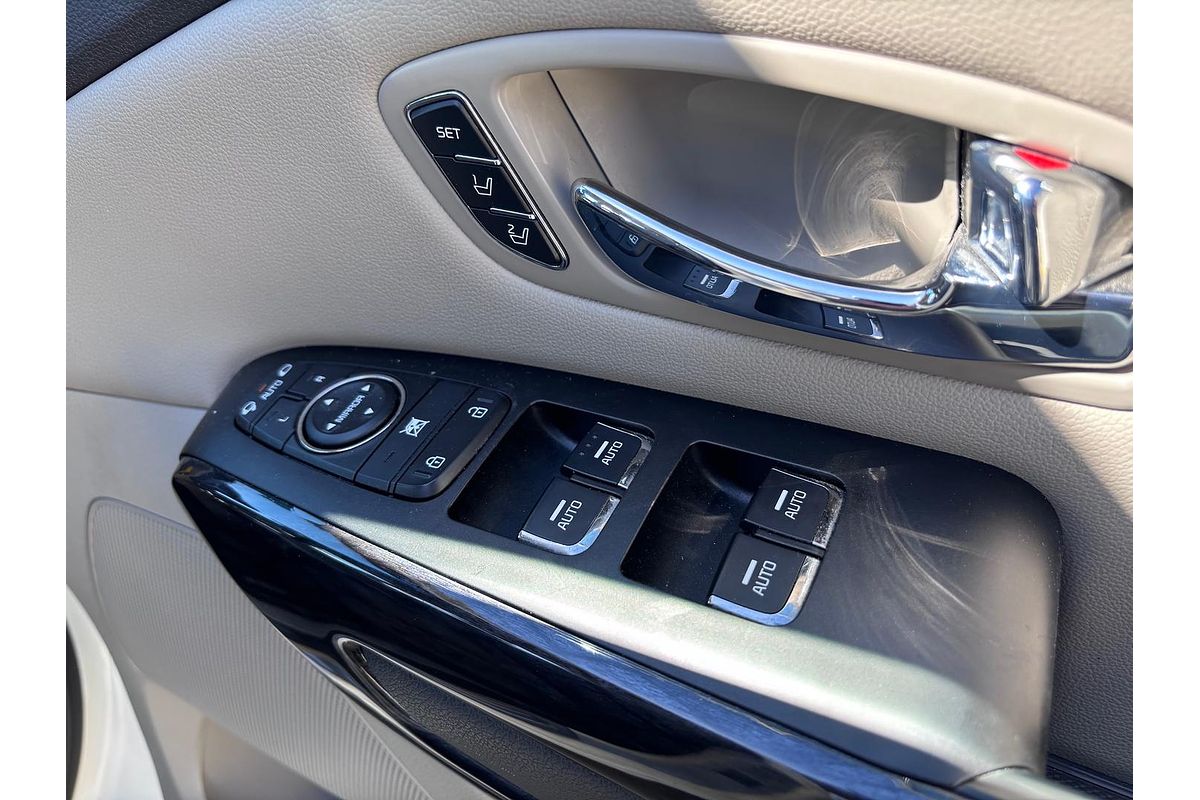 2015 Kia Carnival Platinum YP