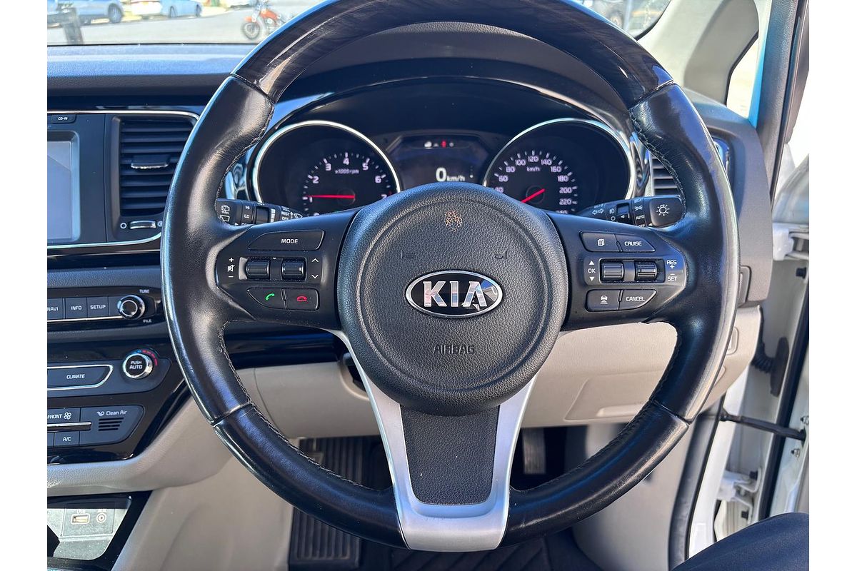 2015 Kia Carnival Platinum YP
