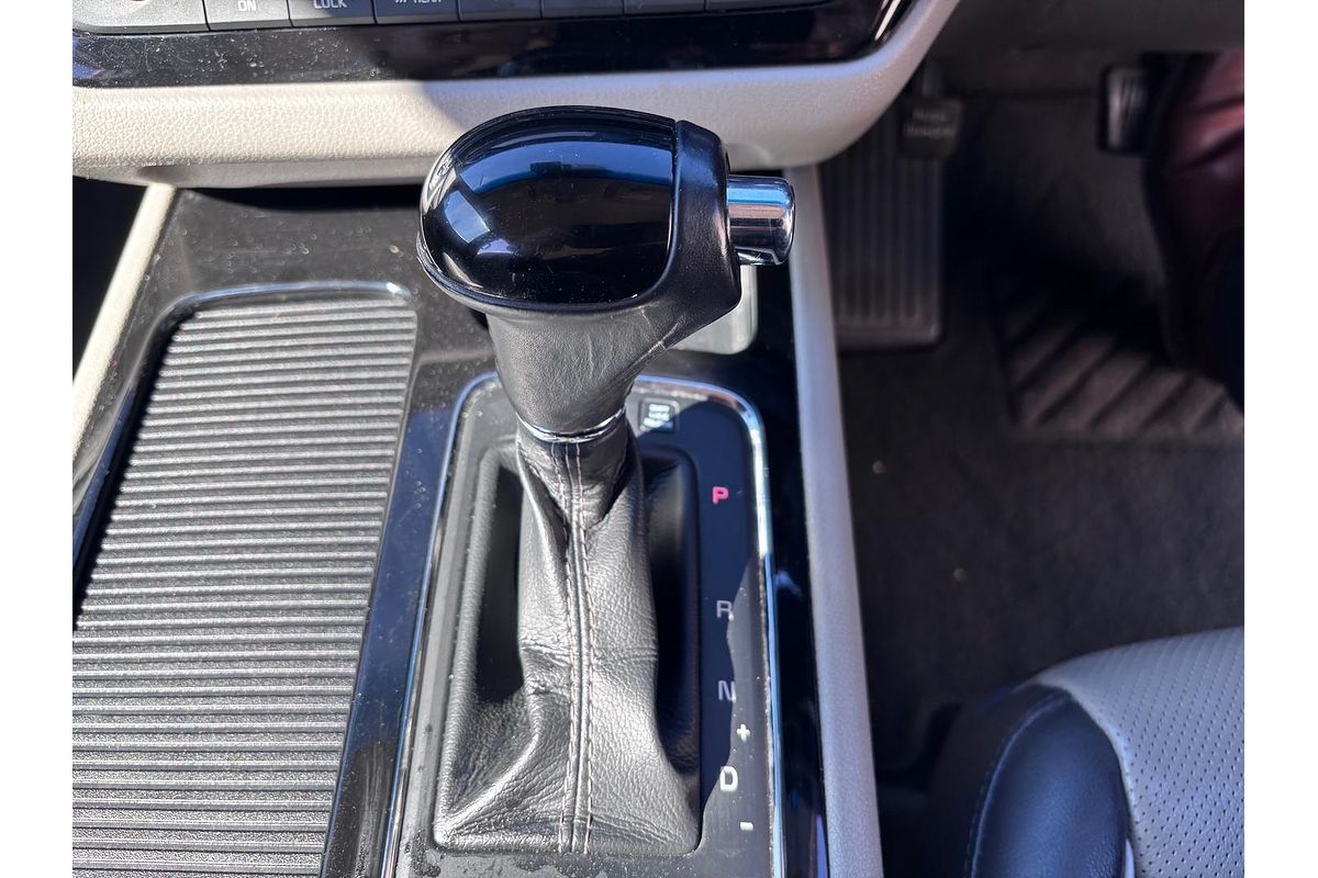 2015 Kia Carnival Platinum YP