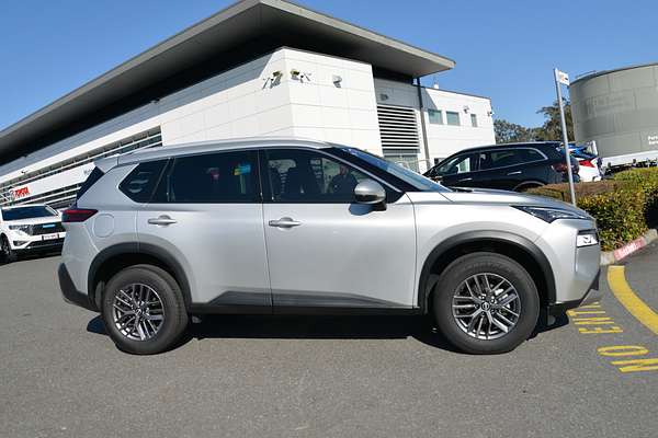 2024 Nissan X-TRAIL ST T33