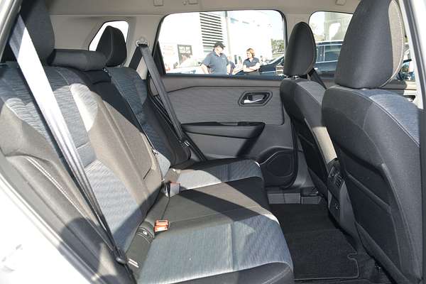 2024 Nissan X-TRAIL ST T33