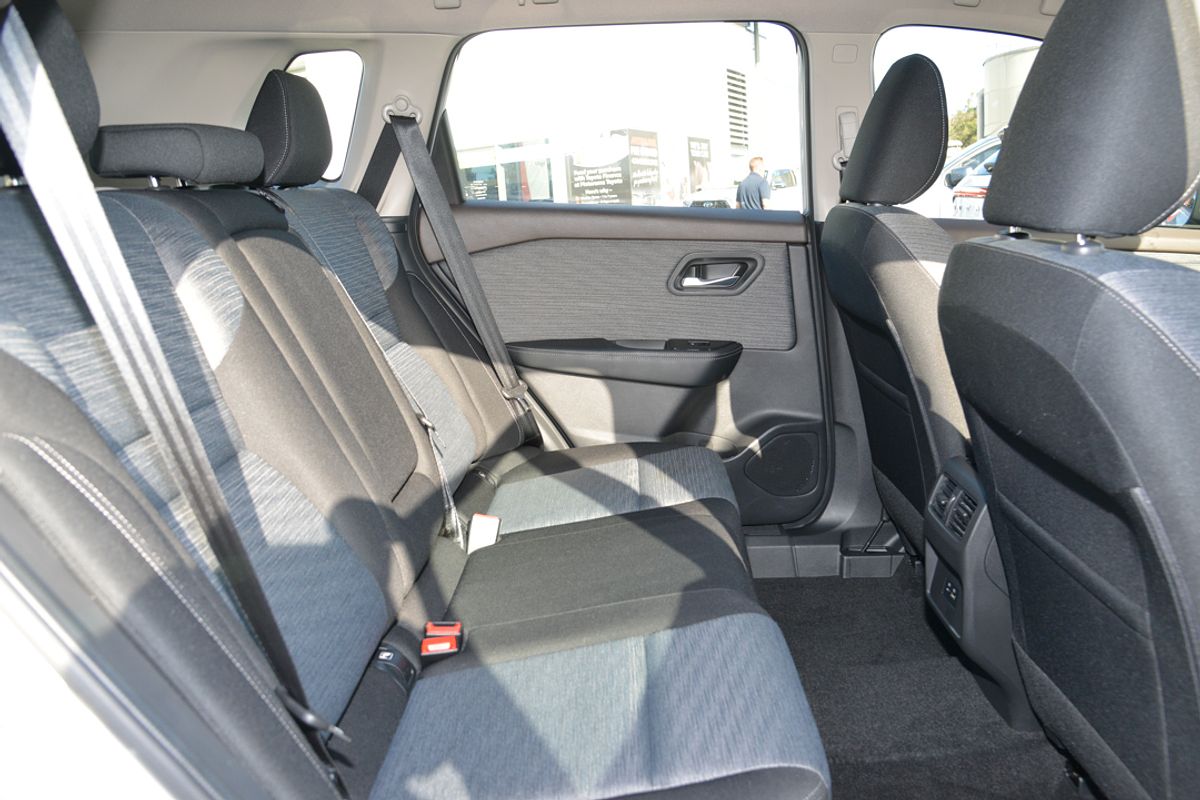 2023 Nissan X-TRAIL ST T33