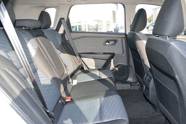 2023 Nissan X-TRAIL ST T33