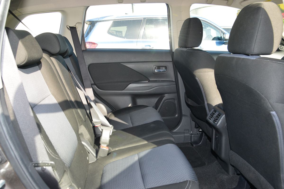 2018 Mitsubishi Outlander ES ZL
