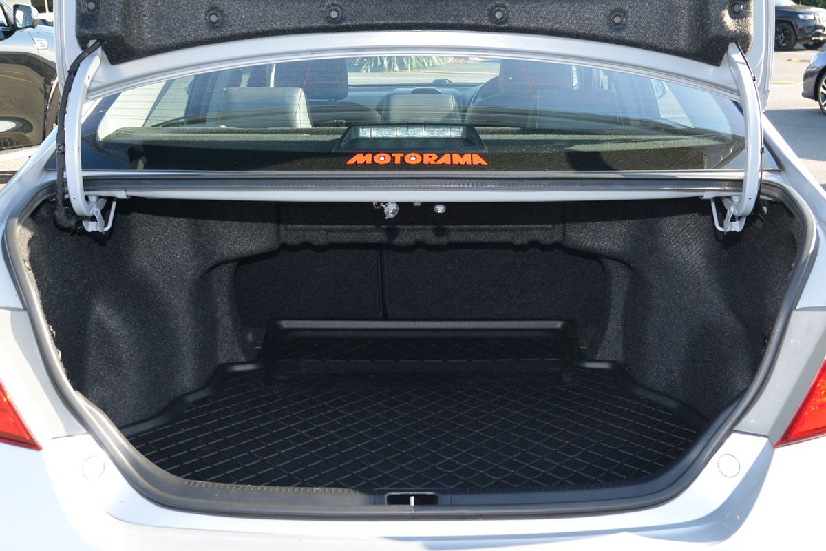 2015 Toyota Camry Atara SL ASV50R