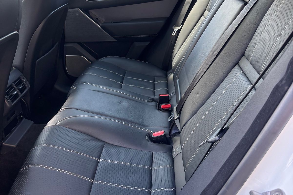 2019 Land Rover Range Rover Velar P250 SE L560