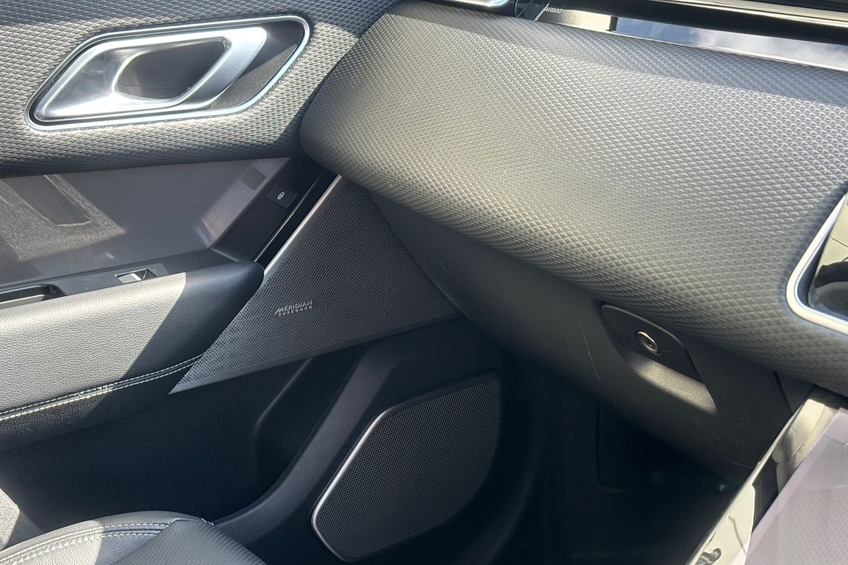 2019 Land Rover Range Rover Velar P250 SE L560