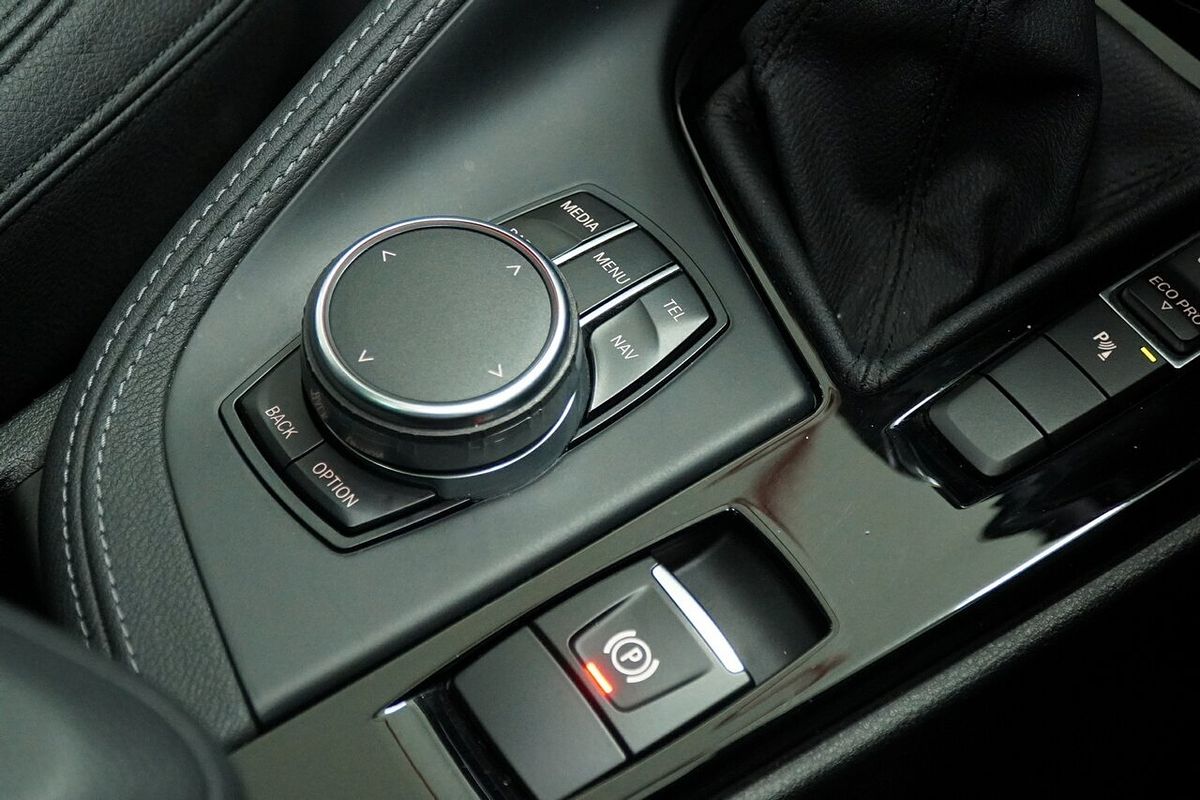 2016 BMW X1 sDrive18d F48