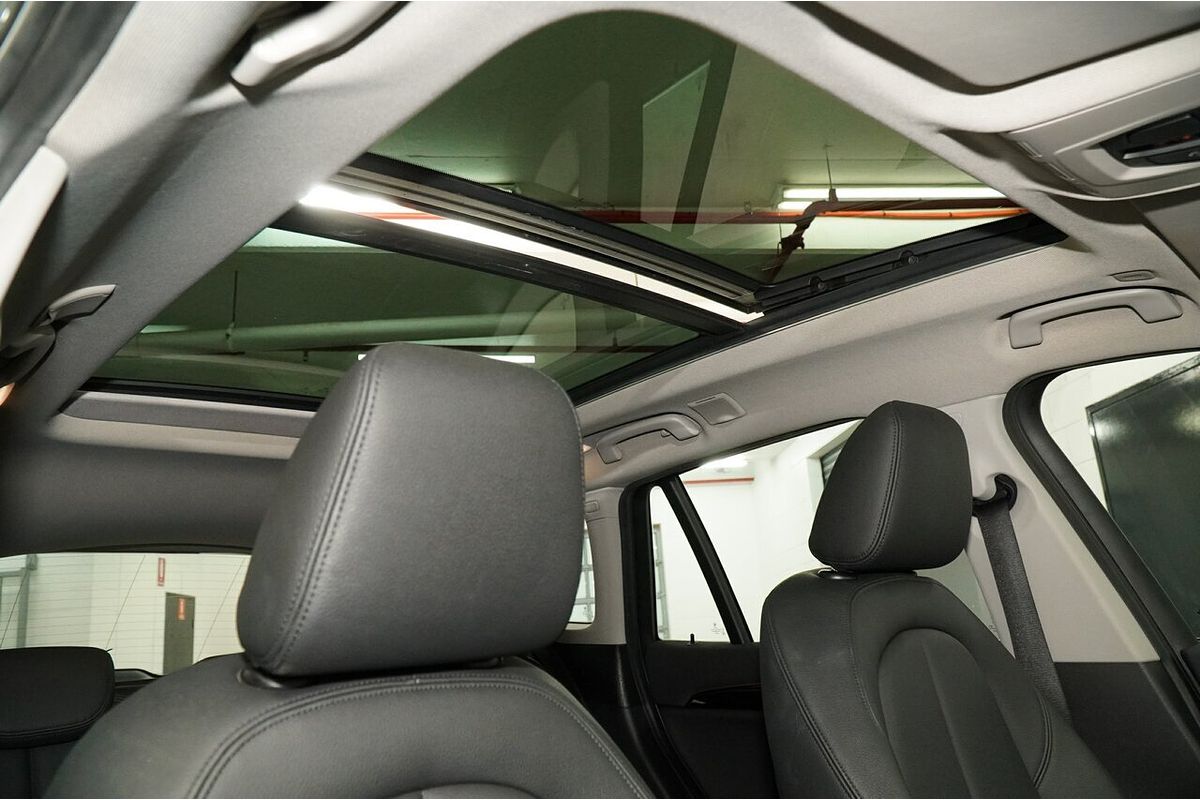 2016 BMW X1 sDrive18d F48