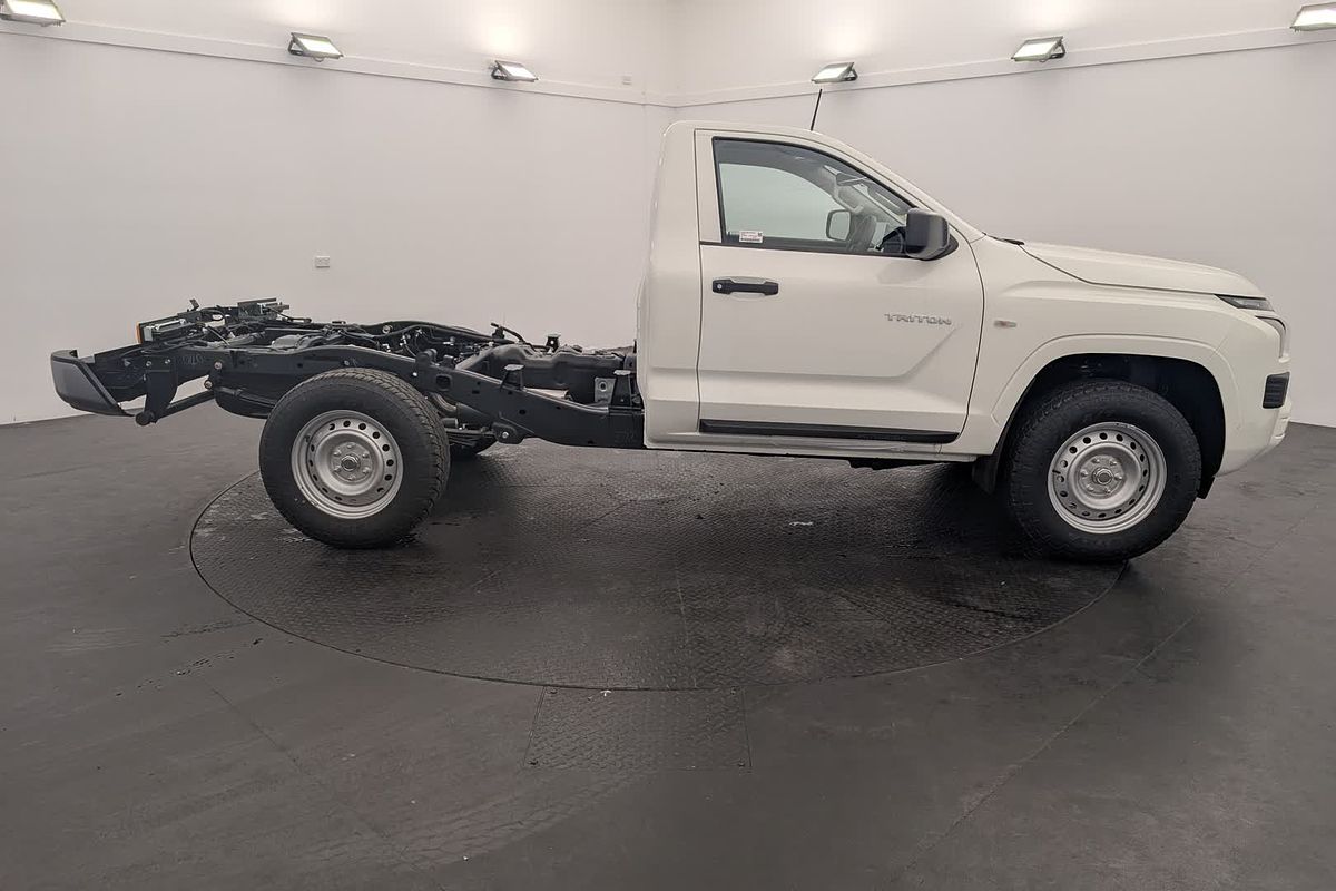 2025 Mitsubishi Triton GLX MV 4X4