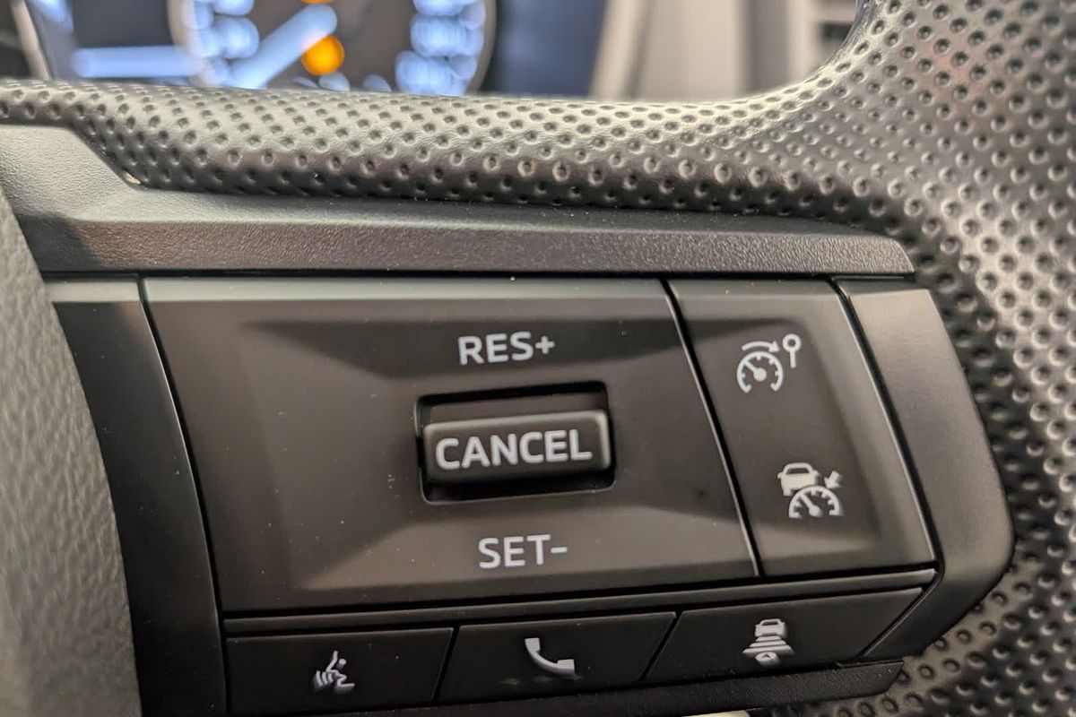 2025 Mitsubishi Triton GLX MV 4X4