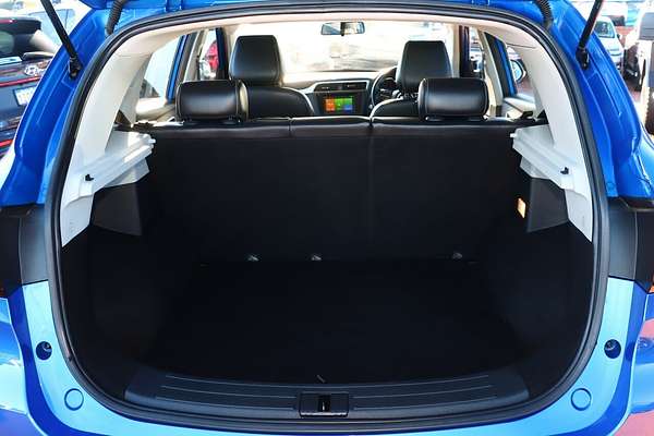 2021 MG ZS Essence AZS1