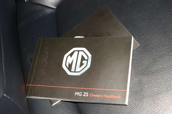 2021 MG ZS Essence AZS1