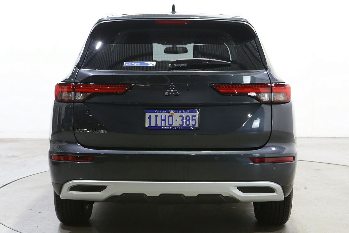 2024 Mitsubishi Outlander LS ZM