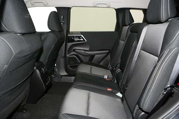 2024 Mitsubishi Outlander LS ZM