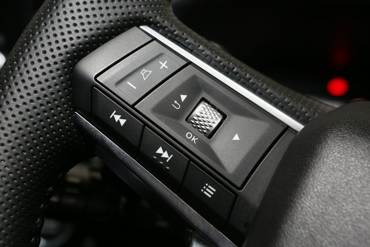 2024 Mitsubishi Outlander LS ZM