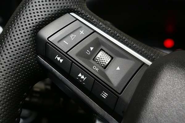 2024 Mitsubishi Outlander LS ZM