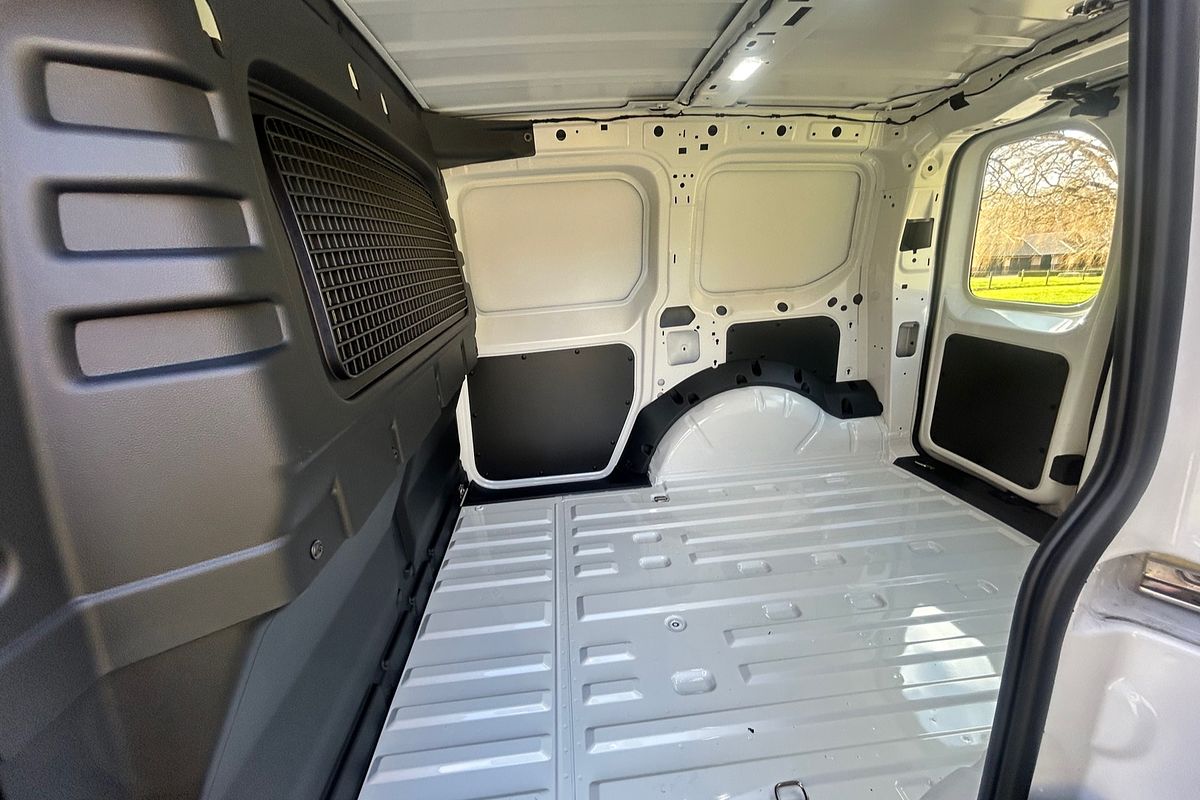 2025 Volkswagen Caddy TSI220 5 SWB