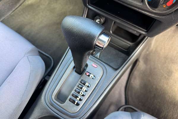 2005 Nissan Pulsar ST N16 S2