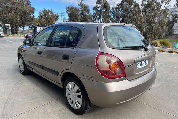 2005 Nissan Pulsar ST N16 S2