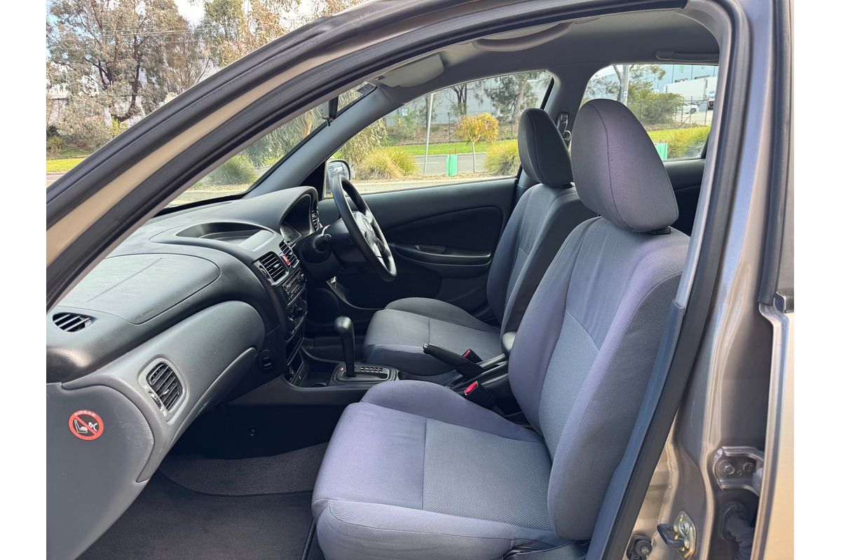 2005 Nissan Pulsar ST N16 S2