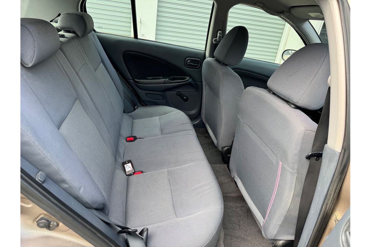 2005 Nissan Pulsar ST N16 S2