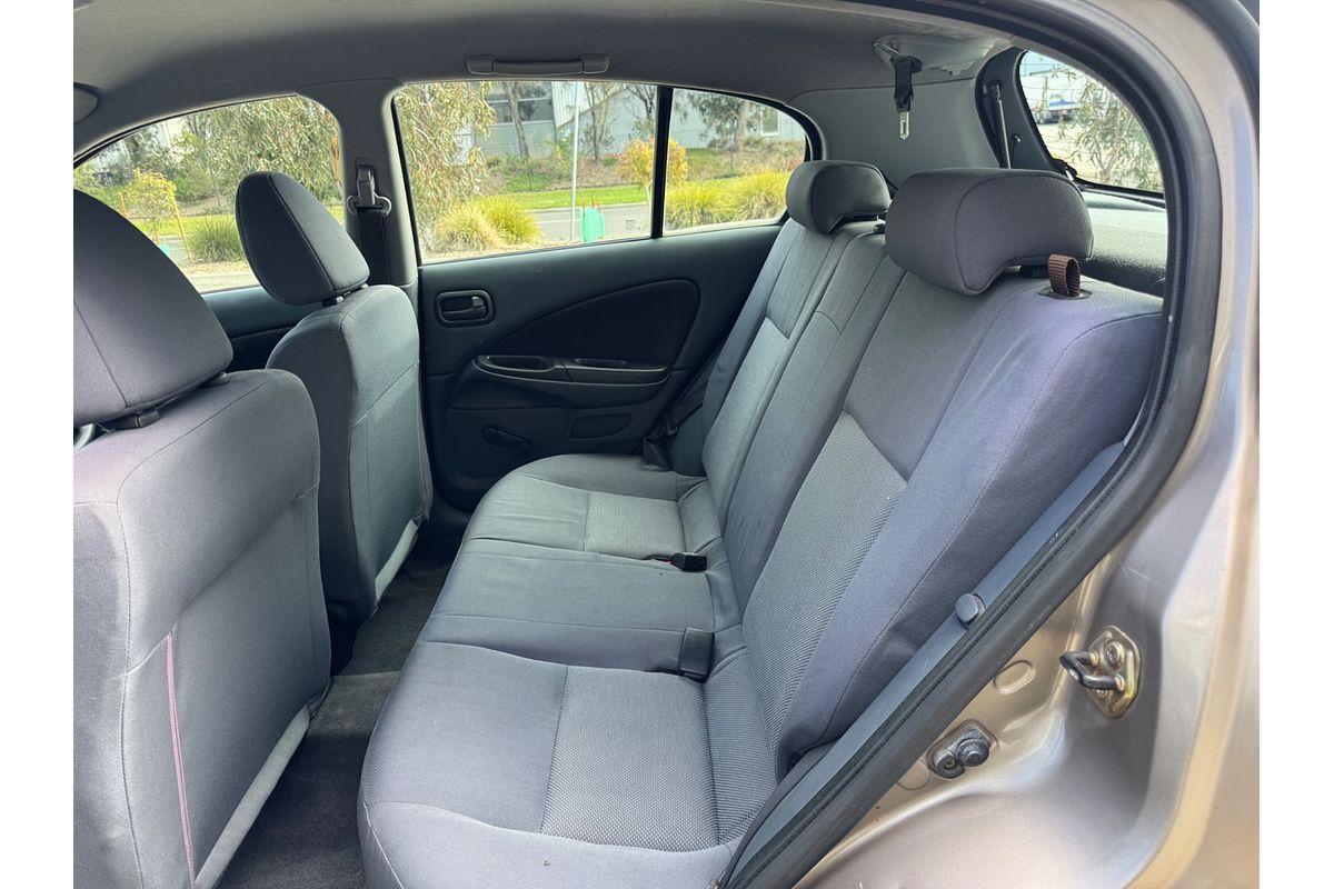2005 Nissan Pulsar ST N16 S2