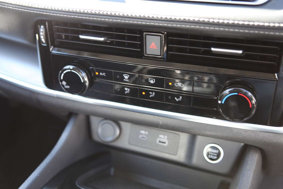 2024 Nissan X-TRAIL ST T33