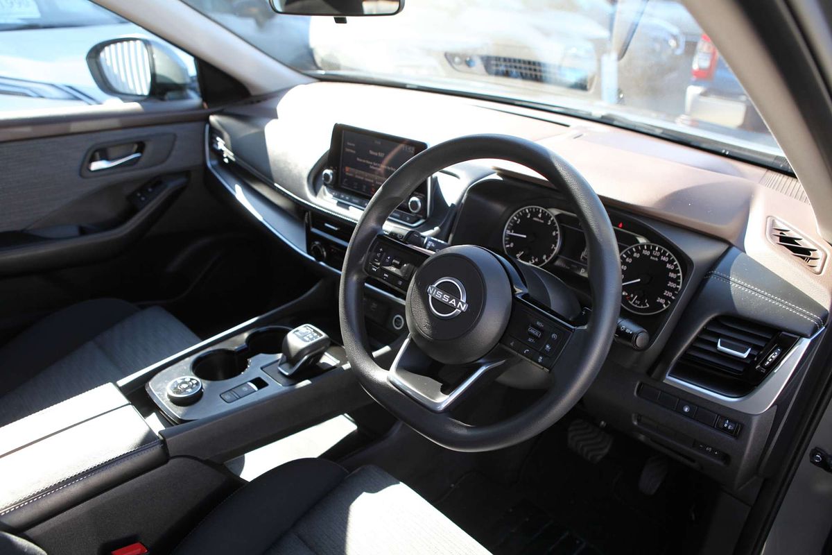 2024 Nissan X-TRAIL ST T33