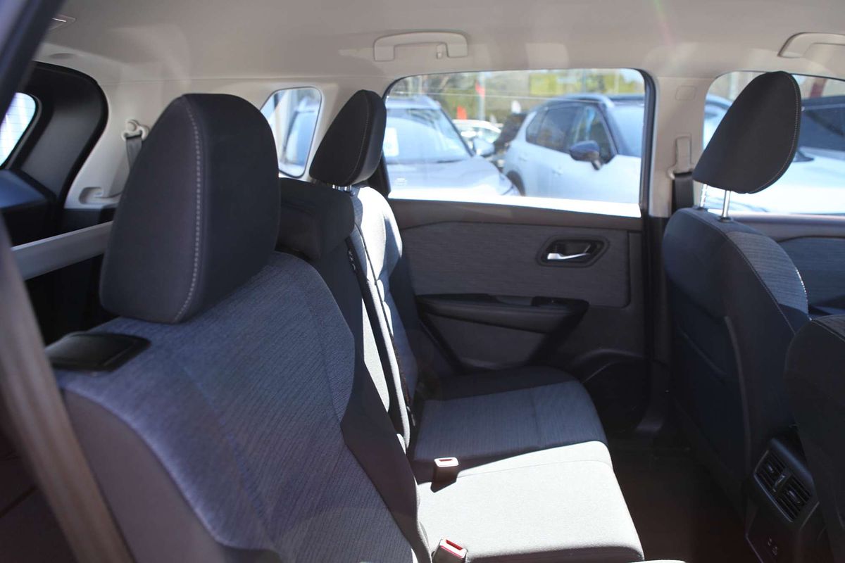 2024 Nissan X-TRAIL ST T33
