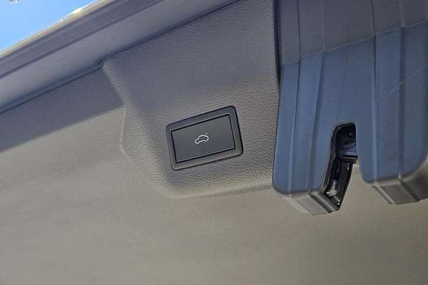 2025 Volkswagen Multivan TDI360 Life T7 SWB