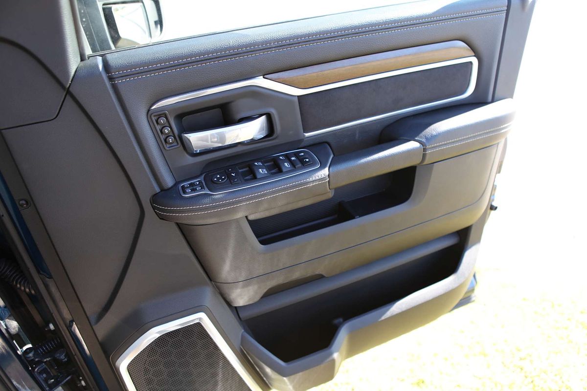2024 RAM 2500 Laramie Rambox DJ 4X4
