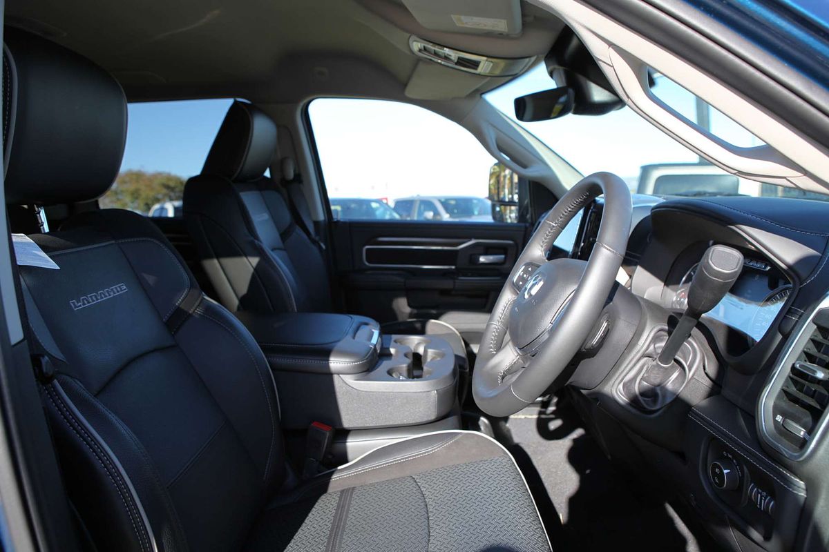 2024 RAM 2500 Laramie Rambox DJ 4X4