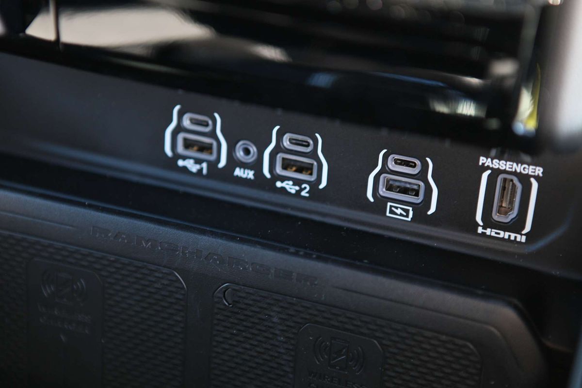 2025 RAM 1500 Laramie Sport Hurricane SO RamBox DT 4X4 SWB