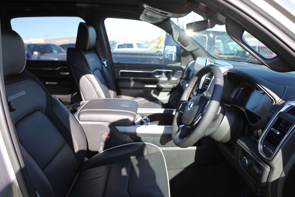2025 RAM 1500 Laramie Sport Hurricane SO RamBox DT 4X4 SWB