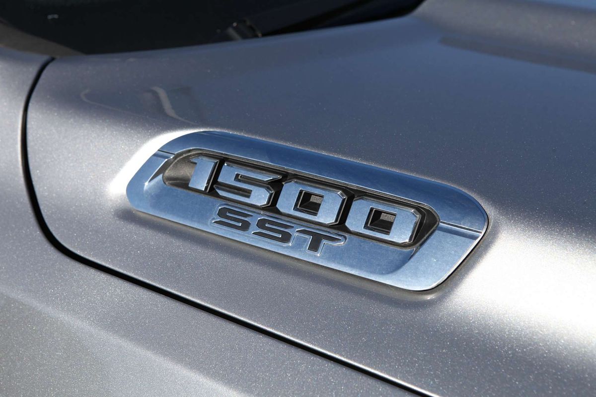 2025 RAM 1500 Laramie Sport Hurricane SO RamBox DT 4X4 SWB