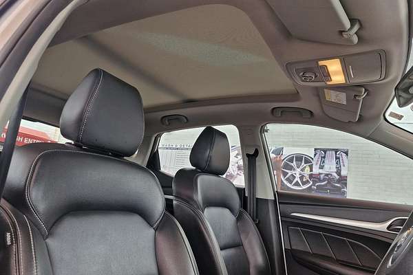 2019 MG ZS Essence AZS1